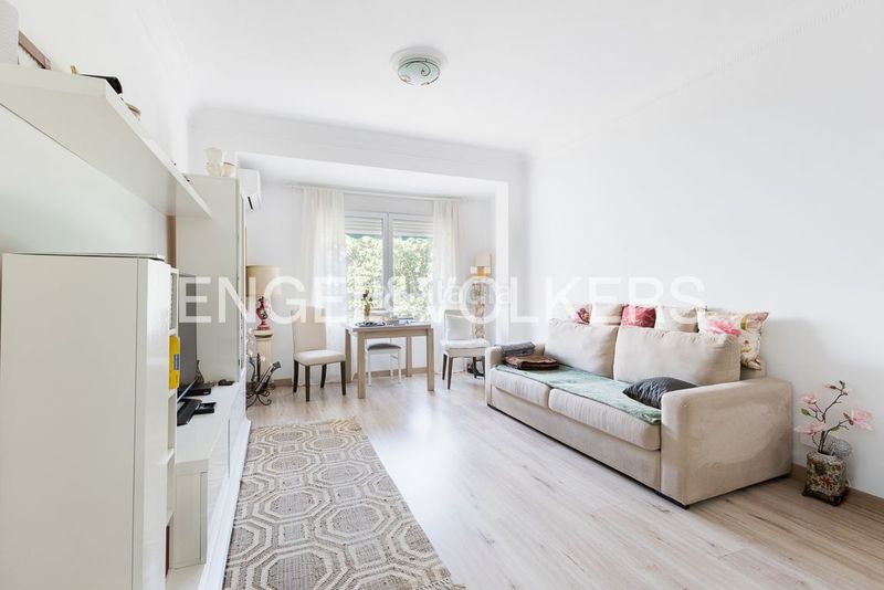 Piso luminosa vivienda de 4 dormitorios en primado reig en Valencia - Imagen 2