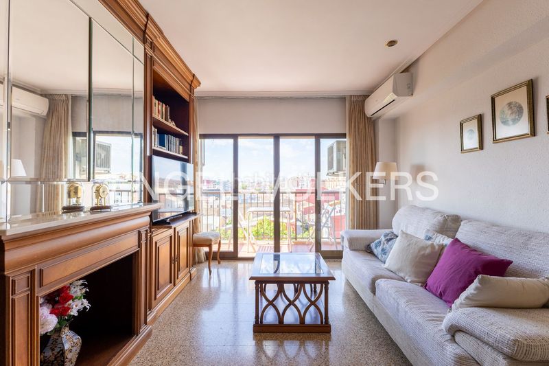 Piso apartamento ideal ubicado en una séptima planta, en pleno corazón del emblemático barrio marinero del cabañal. en Valencia - Imagen 5