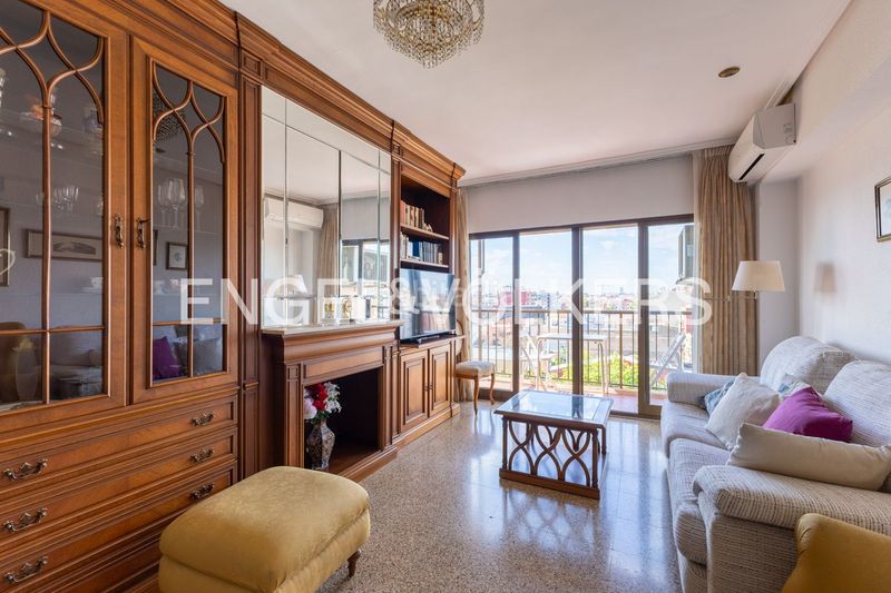 Piso apartamento ideal ubicado en una séptima planta, en pleno corazón del emblemático barrio marinero del cabañal. en Valencia - Imagen 4