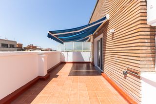 Location Attique à Mestalla. Ático sin amueblar en calle chile
