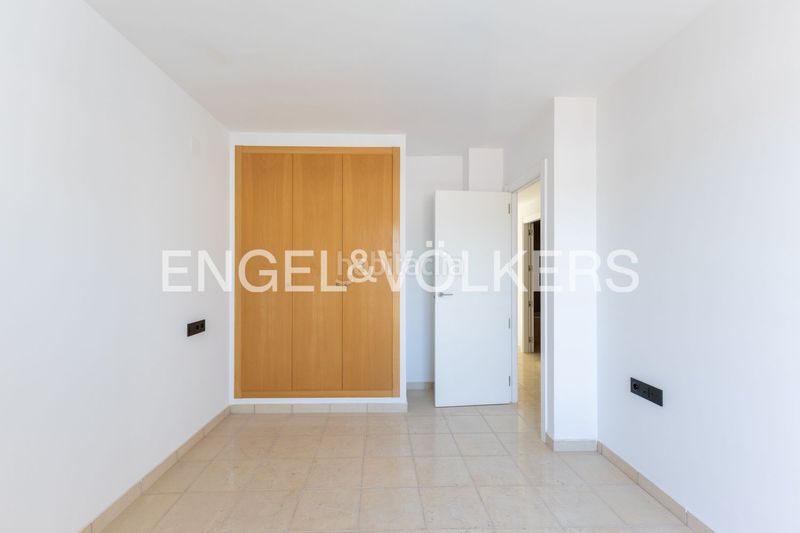 Foto b3c0d2cb-a13e-4f85-bcda-62b0956c4e03. Àtic amb calefacció aparcament a Vall d´Uixó (la)