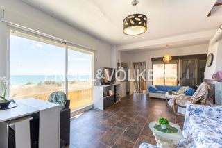 Maison  Passatge bonavista. Chalet frente al mar en platja del rei con terrazas panorámicas