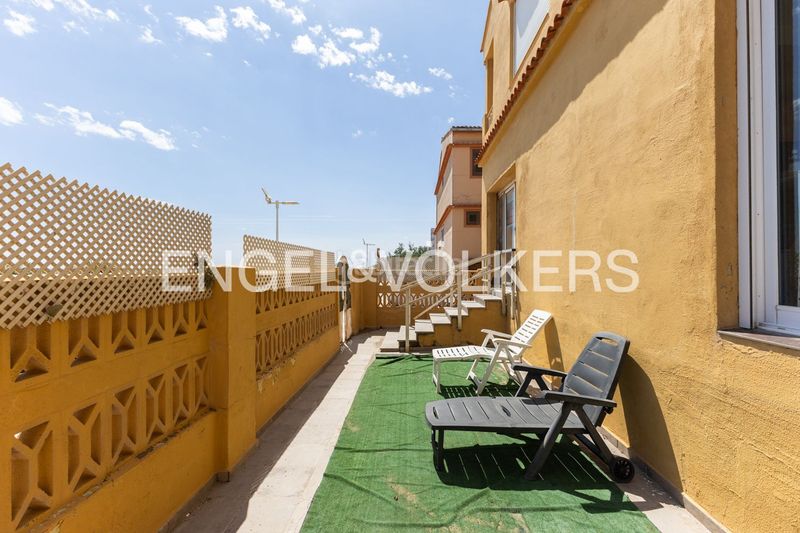 Foto 0000a56a-6910-40d6-bc89-3f44e7679438. Casa amb calefacció aparcament a Mareny de Barraquetes Sueca