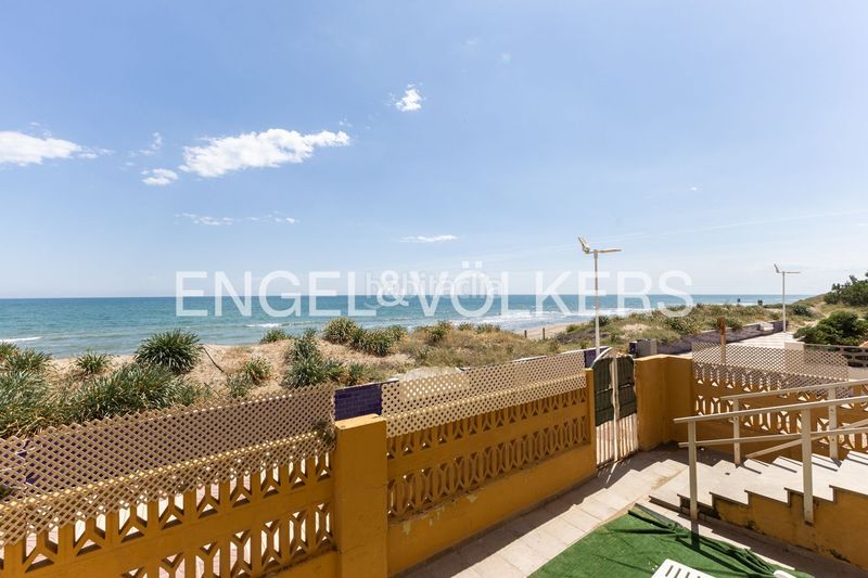 Foto 45df49bd-b2eb-44dc-9c08-b255948e9088. Casa amb calefacció aparcament a Mareny de Barraquetes Sueca