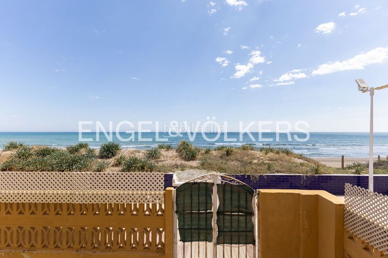 Foto 5473d596-42df-4001-82f4-db25bdf24ab5. Casa amb calefacció aparcament a Mareny de Barraquetes Sueca
