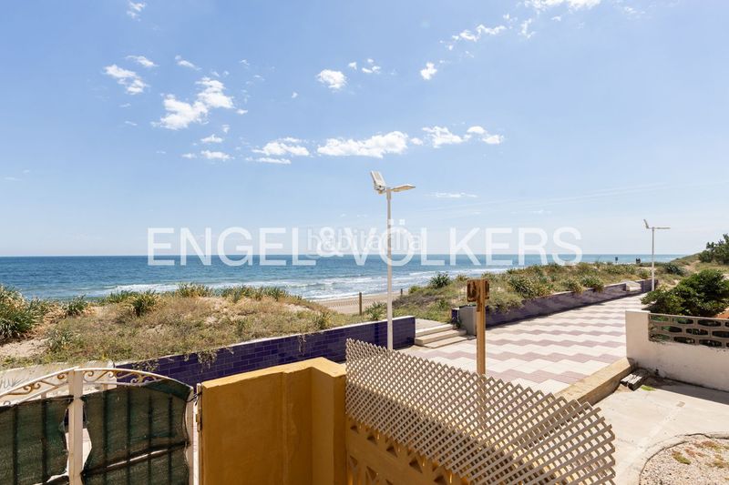 Foto cff0a7d7-a5c1-418d-ba2a-c30da55fe217. Casa amb calefacció aparcament a Mareny de Barraquetes Sueca
