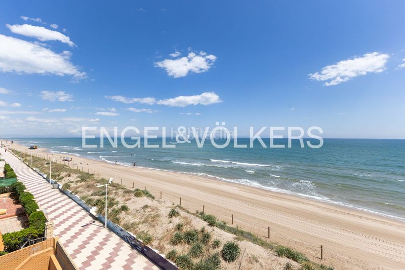 Foto f2d62f15-2698-4ef2-8fc3-f64ff0306ead. Casa amb calefacció aparcament a Mareny de Barraquetes Sueca