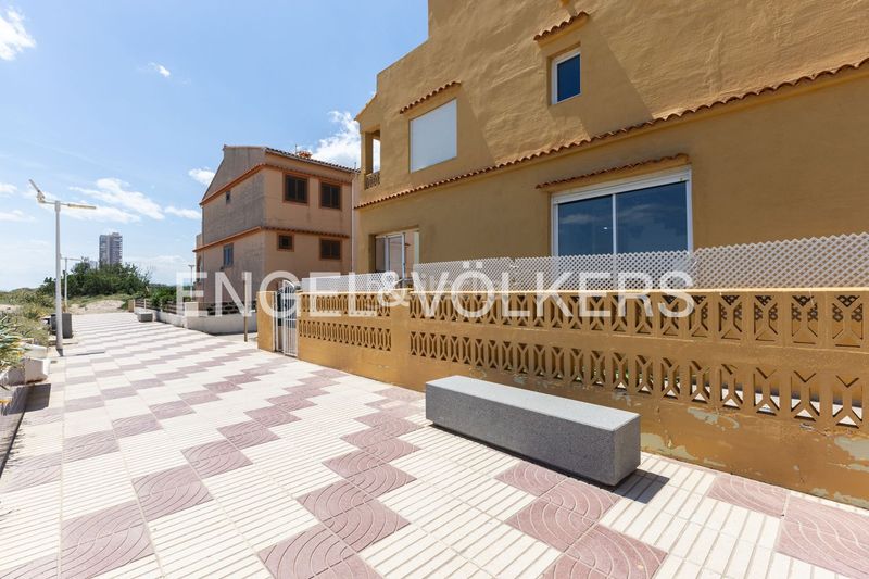 Foto f9ac7171-dd59-4378-b437-43dc69b3afdf. Casa amb calefacció aparcament a Mareny de Barraquetes Sueca