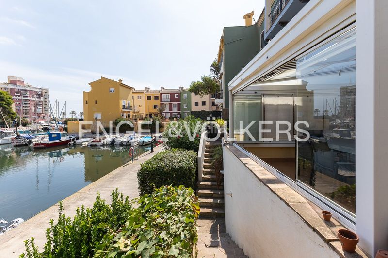 Foto 6022b312-c9ff-4928-b7ac-182fffd5292d. Casa amb calefacció aparcament a Port Saplaya Alboraya