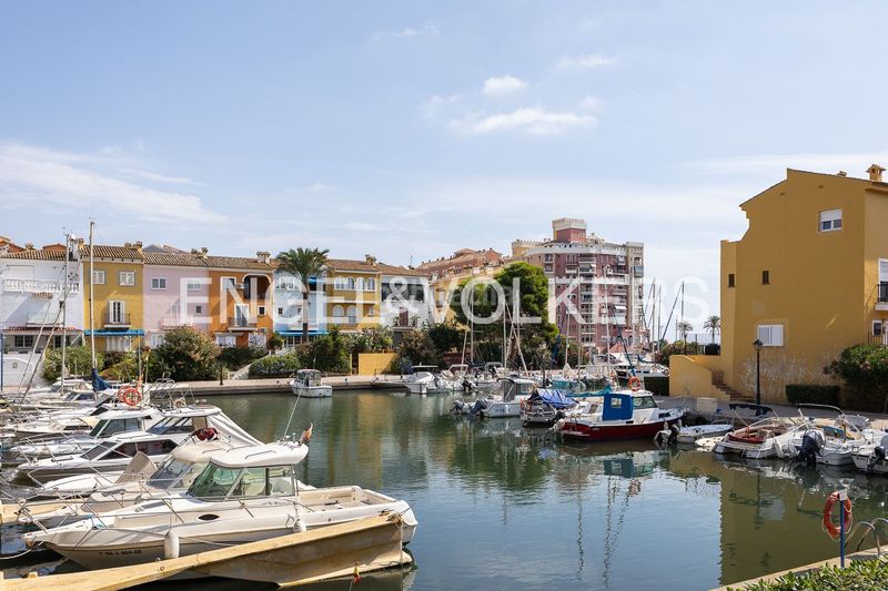 Foto 6da63dce-8769-4e9e-bc27-06043400e08e. Casa amb calefacció aparcament a Port Saplaya Alboraya