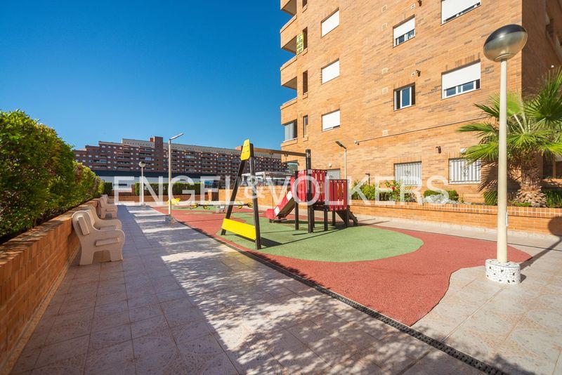 Foto 8fe3fd3b-6e9f-4637-bb37-37ad229b03c6. Pis amb calefacció aparcament piscina a Playa Coral - Torremar Oropesa del Mar
