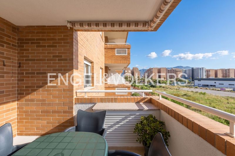 Foto ce825277-6873-4ea2-a9e3-9ddf6c835107. Pis amb calefacció aparcament piscina a Playa Coral - Torremar Oropesa del Mar