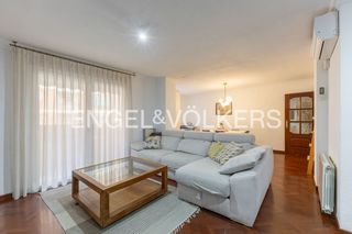Flat  Juan ramon jimenez. Piso amplio en malilla