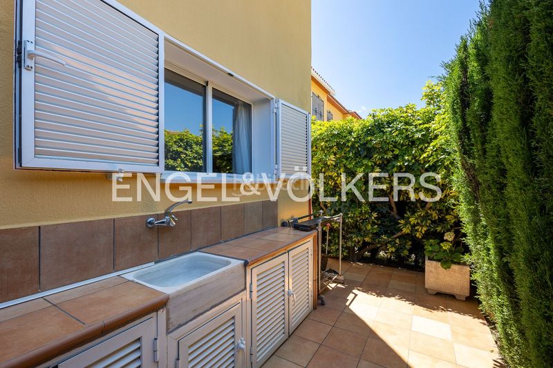Foto 58828718-7b96-421f-88ee-899bb0811905. Casa amb calefacció aparcament piscina a Les Bassetes - El Marjal Dénia