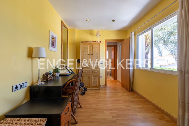 Foto 5edc6ff2-a246-40e1-965c-95c4f014c660. Casa amb calefacció aparcament piscina a Les Bassetes - El Marjal Dénia