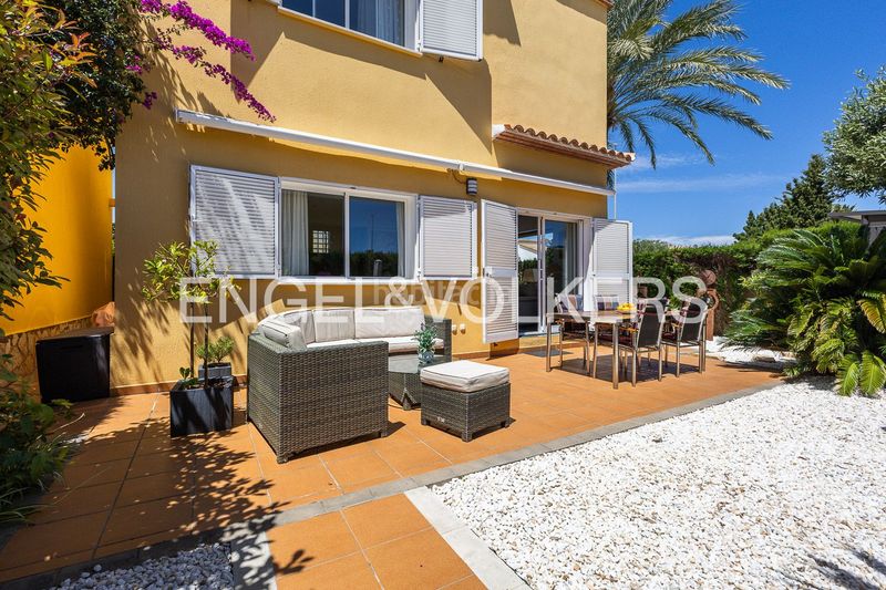 Foto 686ba1be-fd73-491d-b88d-c61ff0f3b8eb. Casa amb calefacció aparcament piscina a Les Bassetes - El Marjal Dénia