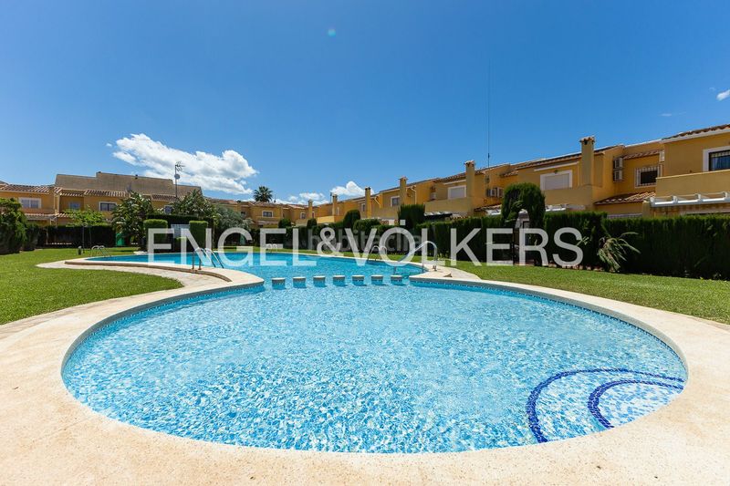 Foto c3978961-6efc-4af2-9049-993d21f11164. Casa amb calefacció aparcament piscina a Les Bassetes - El Marjal Dénia