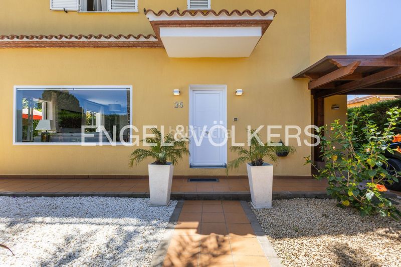 Foto cbe2b5b2-6b60-4ec3-ac7f-aef2b46cb0e0. Casa amb calefacció aparcament piscina a Les Bassetes - El Marjal Dénia