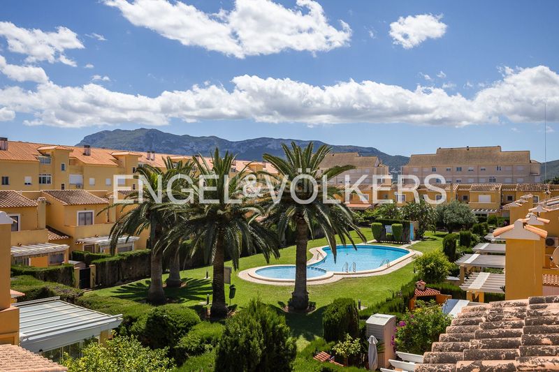 Foto ed4afd53-4706-4be8-9647-70aa8193563e. Casa amb calefacció aparcament piscina a Les Bassetes - El Marjal Dénia