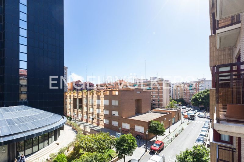 Piso acogedora vivienda junto al edificio europa en Valencia - Imagen 29