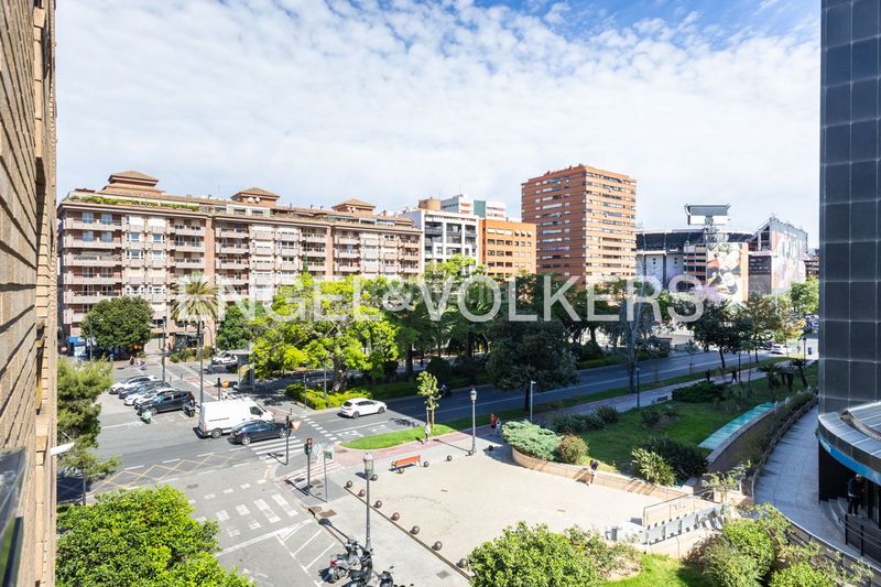 Piso acogedora vivienda junto al edificio europa en Valencia - Imagen 30