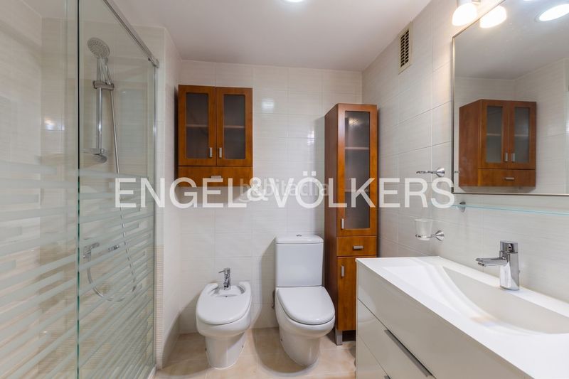 Piso acogedora vivienda junto al edificio europa en Valencia - Imagen 25