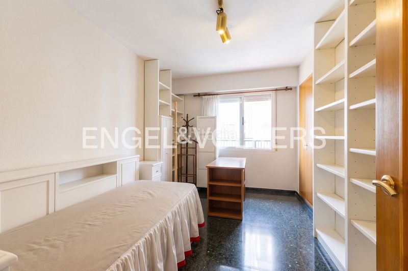 Piso acogedora vivienda junto al edificio europa en Valencia - Imagen 20