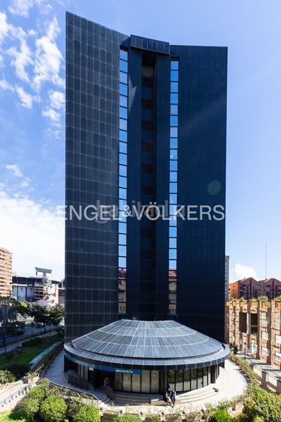 Piso acogedora vivienda junto al edificio europa en Valencia - Imagen 28