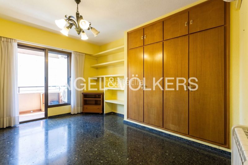 Piso acogedora vivienda junto al edificio europa en Valencia - Imagen 23