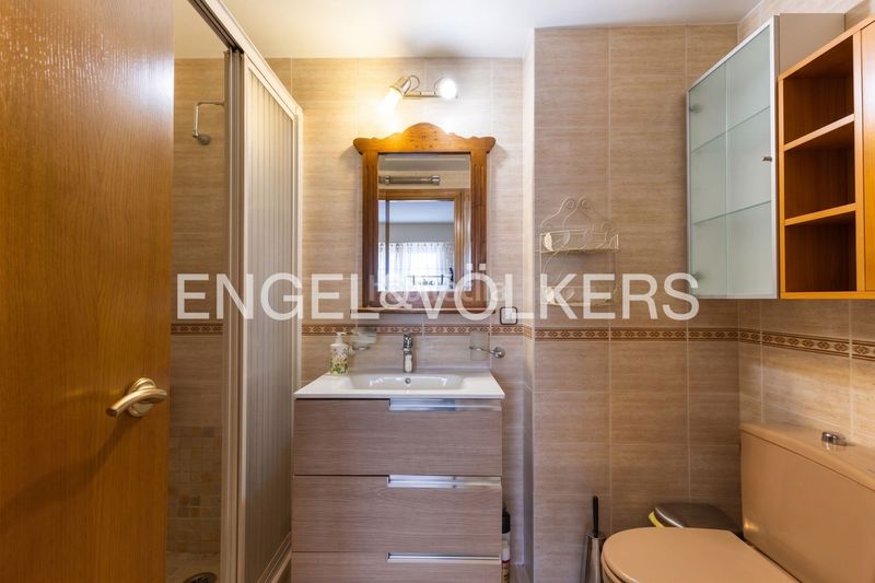 Piso acogedora vivienda junto al edificio europa en Valencia - Imagen 18