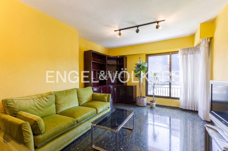 Piso acogedora vivienda junto al edificio europa en Valencia - Imagen 4