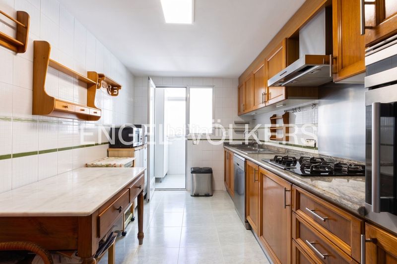 Piso acogedora vivienda junto al edificio europa en Valencia - Imagen 9