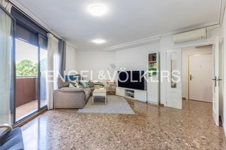 Duplex in Sant Isidre. Exclusivo dúplex de 125 m luz y amplitud en el corazón de san is