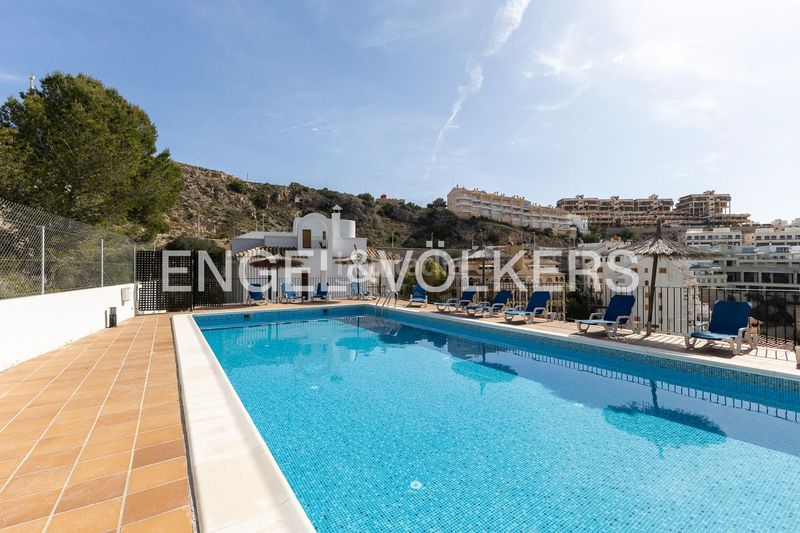Foto 66c391ee-b8c7-45a0-b1fb-7c5d17fabd9e. Lloguer àtic amb calefacció aparcament piscina a Cullera
