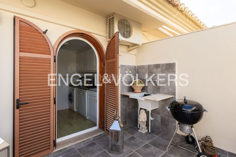 Foto f92935a2-d298-40d3-9a09-8e88578f3704. Lloguer àtic amb calefacció aparcament piscina a Cullera