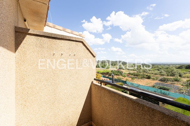 Foto 53f4de97-a141-4ea5-995e-ca6bf4bed177. Casa amb calefacció aparcament piscina a Casco Urbano Náquera