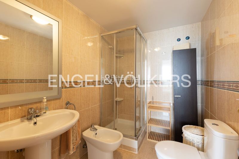 Foto 5d8b6bda-b95a-4a59-b4f4-105de472569d. Casa amb calefacció aparcament piscina a Casco Urbano Náquera