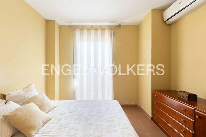 Foto 5f8253d5-cdd8-4a69-8a17-577f18e26d37. Casa amb calefacció aparcament piscina a Casco Urbano Náquera