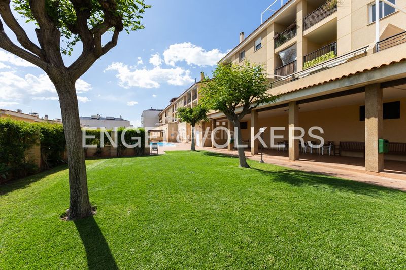 Foto ada7eff9-d1ed-4610-9557-fe95926340e9. Casa amb calefacció aparcament piscina a Casco Urbano Náquera