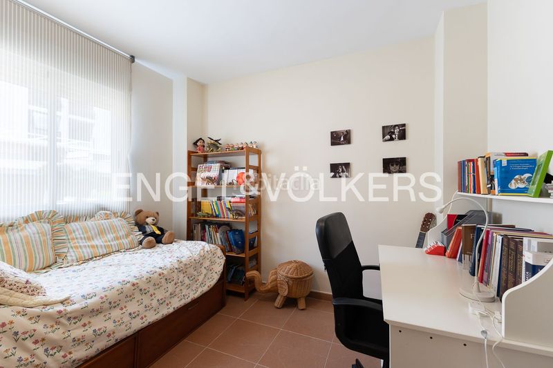Foto bb479db3-aded-4789-9956-434d6f23e996. Casa amb calefacció aparcament piscina a Casco Urbano Náquera