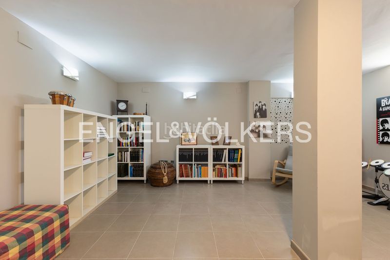 Foto cdf9409a-e26a-4807-9cae-a52c16b9a9c0. Casa amb calefacció aparcament piscina a Casco Urbano Náquera