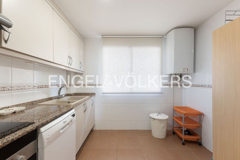 Foto d3825c2c-c97a-4bca-a0ca-65700e2905d9. Casa amb calefacció aparcament piscina a Casco Urbano Náquera