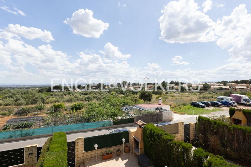 Foto d7a51295-3aa2-4cbd-9187-d1d8ed0a57fb. Casa amb calefacció aparcament piscina a Casco Urbano Náquera