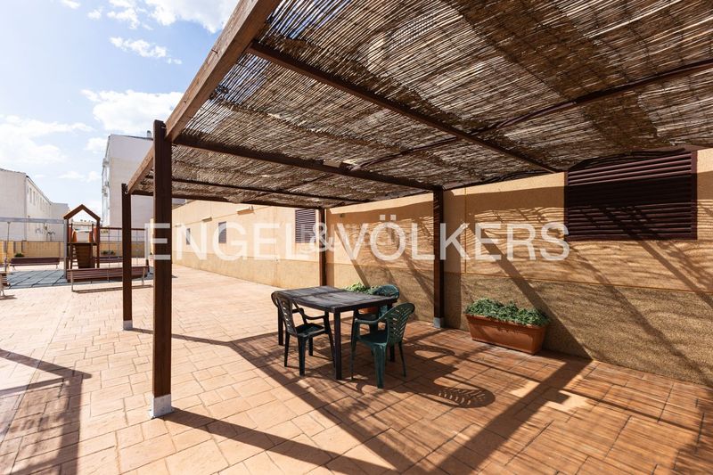 Foto fa021180-5d0e-4d49-b8a8-75dc4dfeef1f. Casa amb calefacció aparcament piscina a Casco Urbano Náquera