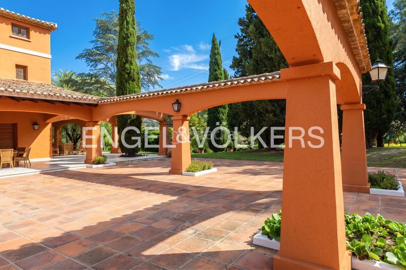 Foto 68cd8864-5880-4340-9856-395c862e14f3. Casa amb calefacció aparcament piscina a Centro Ontinyent