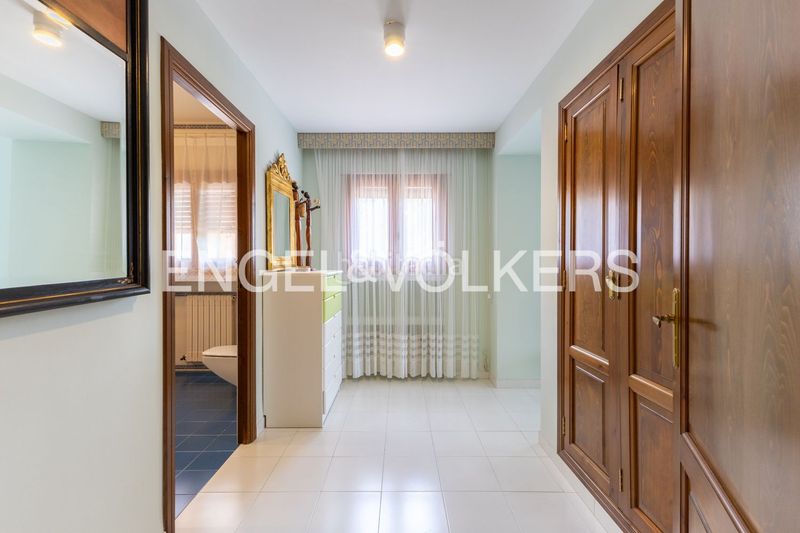 Foto e7a663dc-bcd3-475b-8781-9e0e88a9ba50. Casa amb calefacció aparcament piscina a Centro Ontinyent