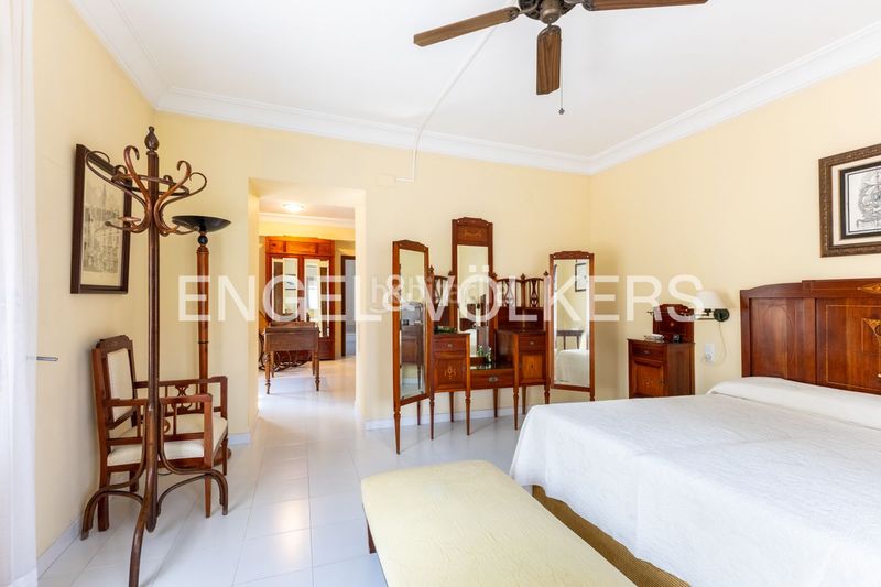 Foto f519a67f-053b-44ee-b461-cf9d83bc8737. Casa amb calefacció aparcament piscina a Centro Ontinyent