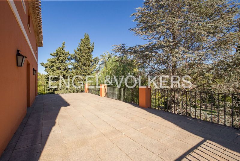 Foto fa88936c-5f49-48b7-8bf0-5a7a6097479d. Casa amb calefacció aparcament piscina a Centro Ontinyent