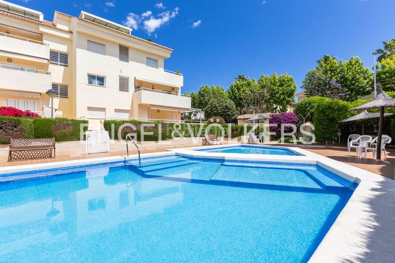 Foto c2911f8e-f929-4516-9d56-b212060d2ca7. Pis amb calefacció aparcament piscina a Montañar-El Arenal Xàbia