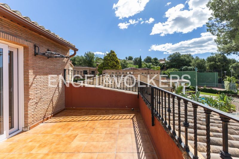 Foto 0b6b7b8f-d637-43c6-a9a2-4c415279b851. Casa amb calefacció aparcament piscina a Alfinach - Monasterios Puçol